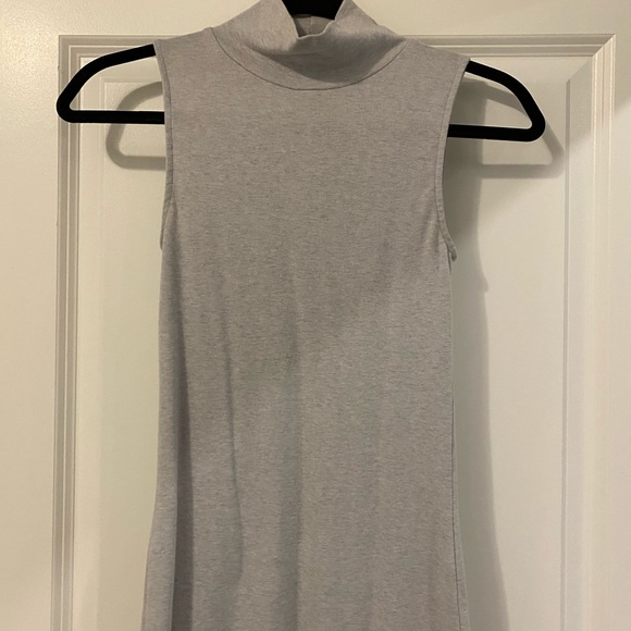 ‼️BOGO 50%‼️ ✨LIKE NEW✨ TNA Mid Length Grey Dress - Picture 4 of 6